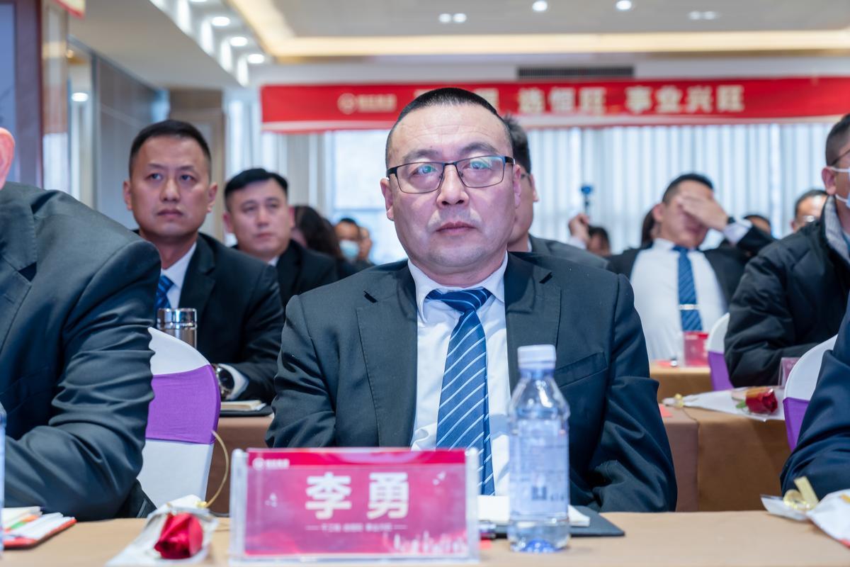 行政管(guǎn)理部長李勇(yong)