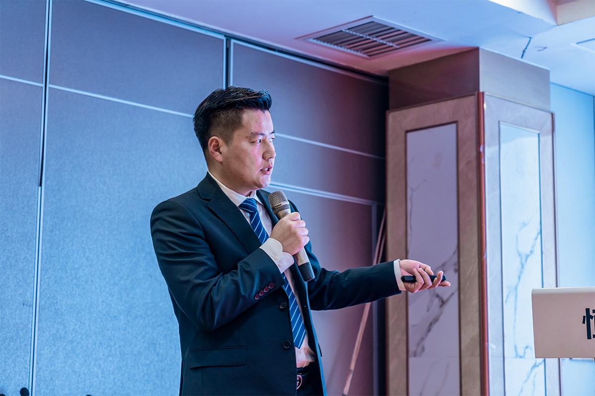 内貿部副總(zǒng)經理夏威