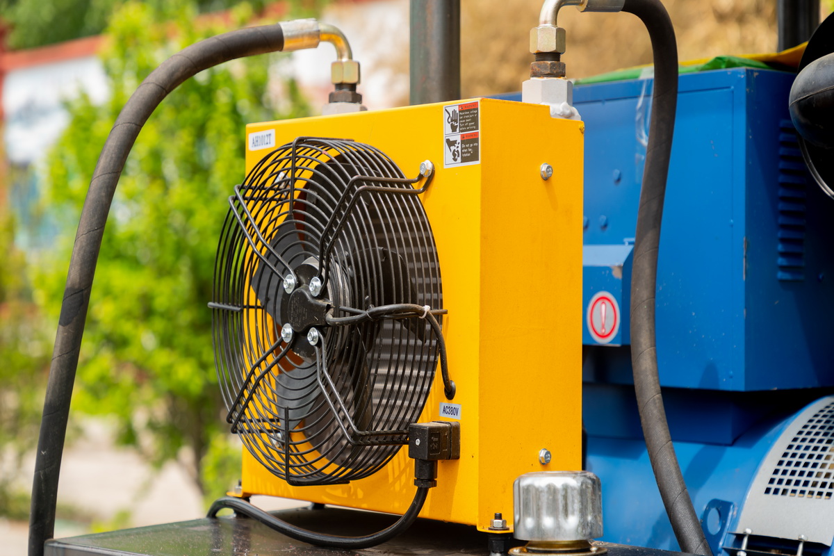 5寸橡膠(jiao)履帶鑽(zuàn)機