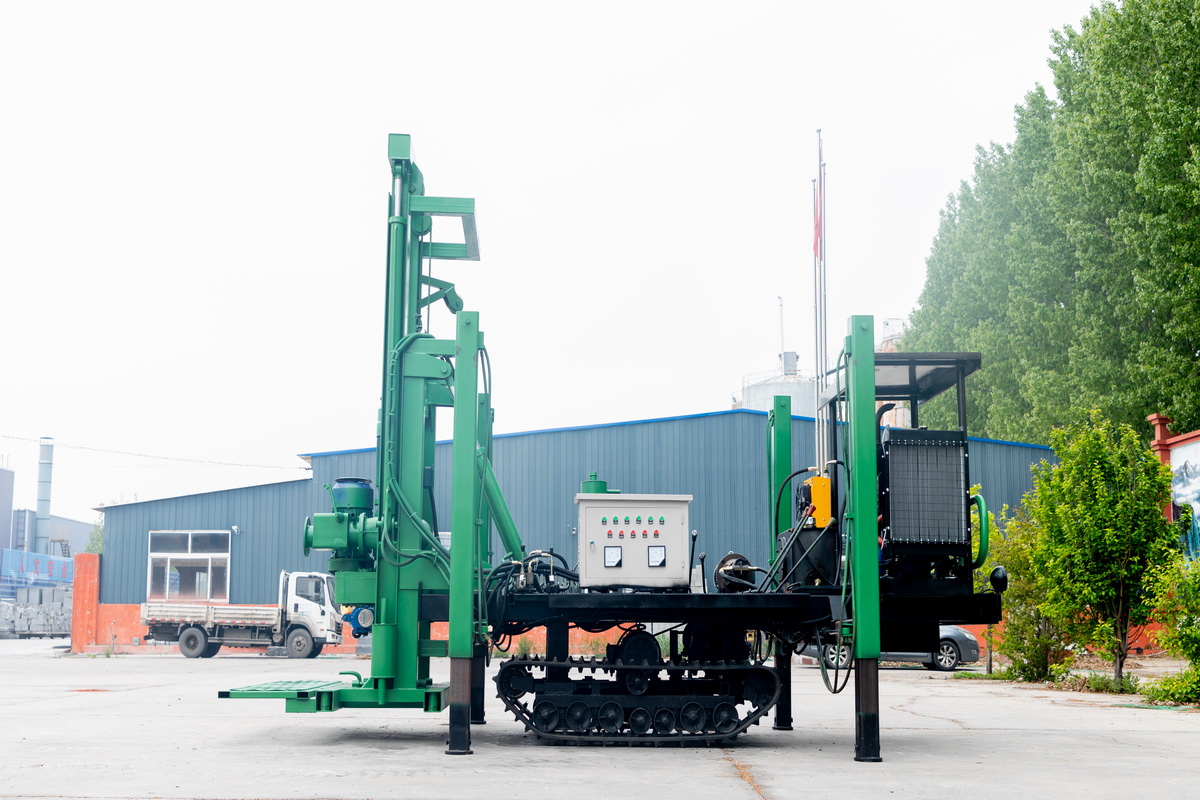 5寸橡膠(jiao)履帶鑽(zuàn)機