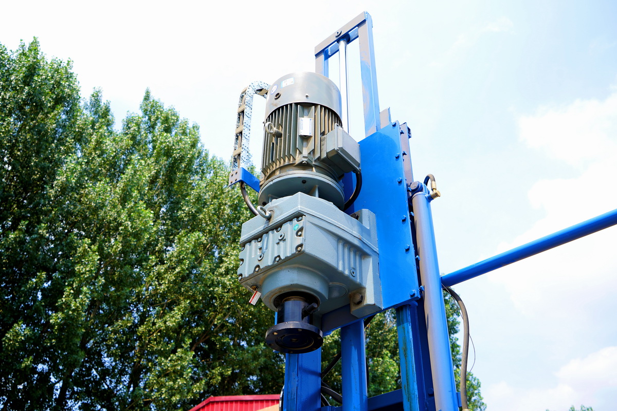 5.5m錨(máo)固鑽機(jī)