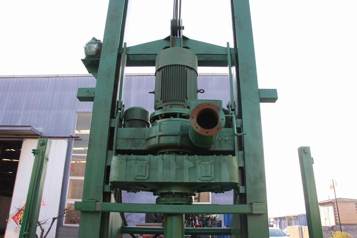 7寸鋼履(lü)帶反循環(huán)鑽機