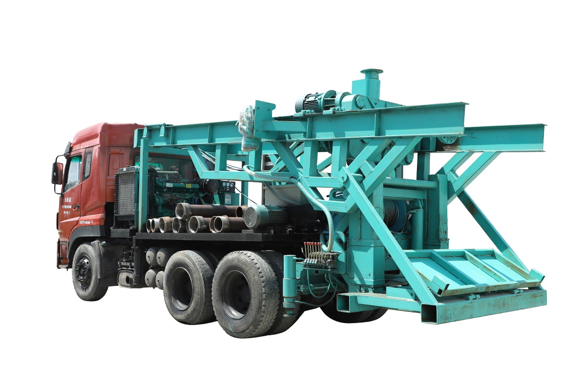 8寸後八輪(lun)汽車鑽機