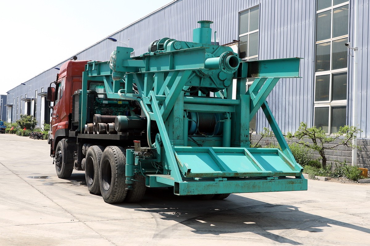 8寸後(hou)八輪汽車鑽機(jī)