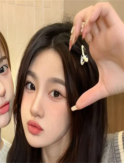 只愿从来不识君罪妃难再逃场景布置分析：环境设计与主题呼应探讨